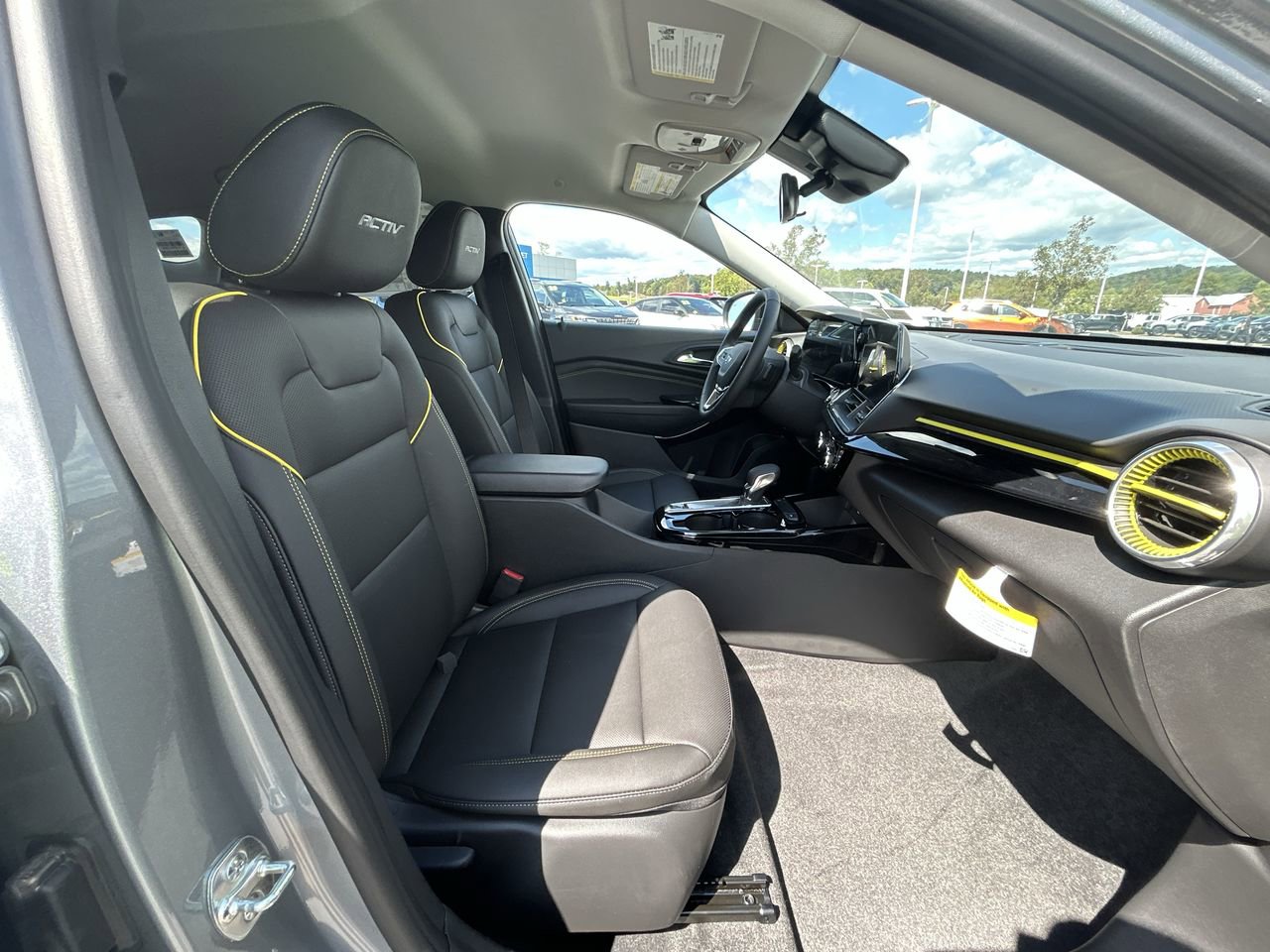 New 2025 Chevrolet Trax ACTIV w/ Driver Confidence Package FWD image 15