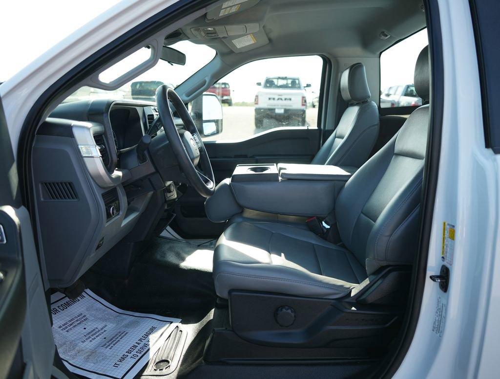 Used 2024 Ford F350 XL w/ Snow Plow/Camper Package image 18