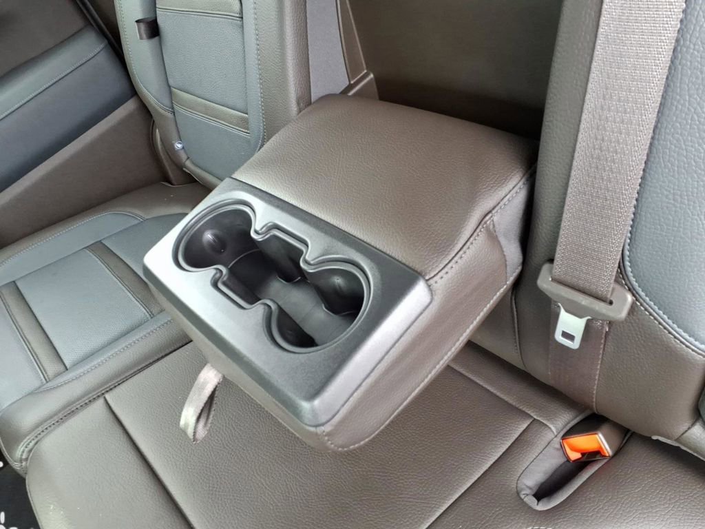 Used 2022 GMC Sierra 3500 Denali w/ Technology Package image 16