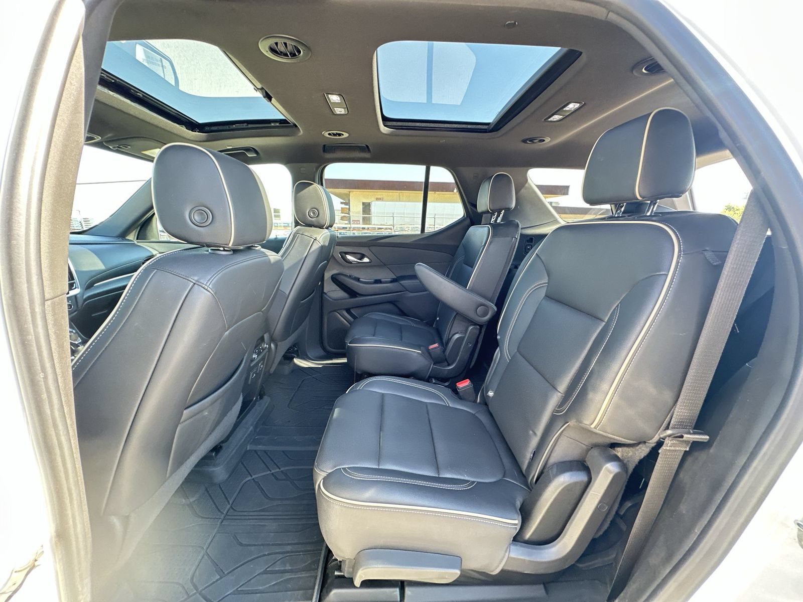 Used 2022 Chevrolet Traverse Premier w/ LPO, Floor Liner Package AWD/4WD image 25