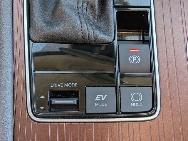 Certified 2024 Toyota Sienna LE image 24