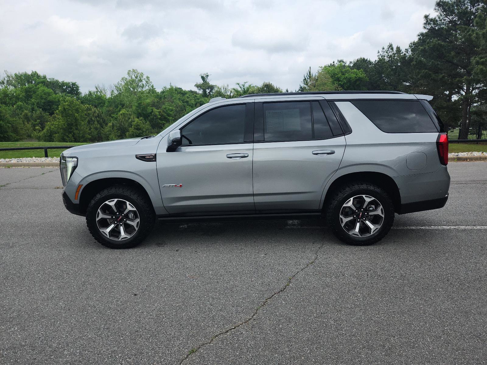 Used 2025 GMC Yukon AT4 Ultimate w/ LPO, Floor Liner Package AWD/4WD image 2