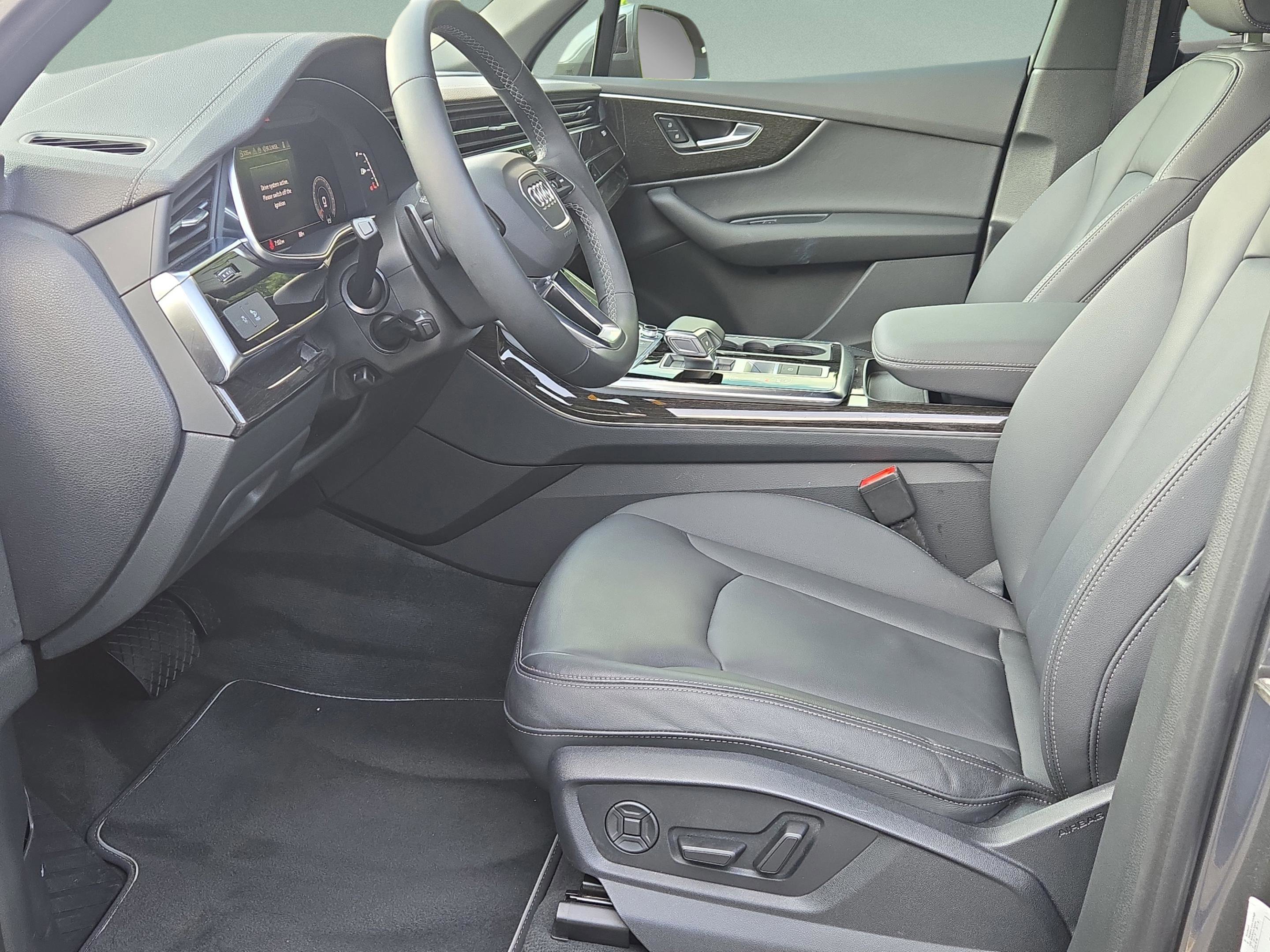Used 2025 Audi Q7 2.0T Premium w/ Convenience Package image 9