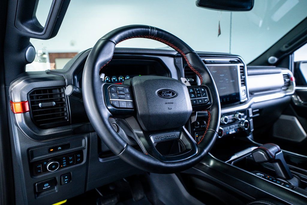 Used 2025 Ford F150 Raptor AWD/4WD image 38