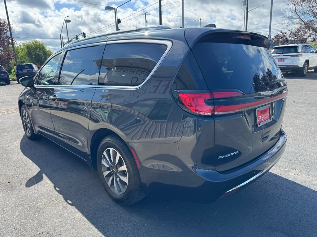 Used 2021 Chrysler Pacifica Touring-L FWD image 7