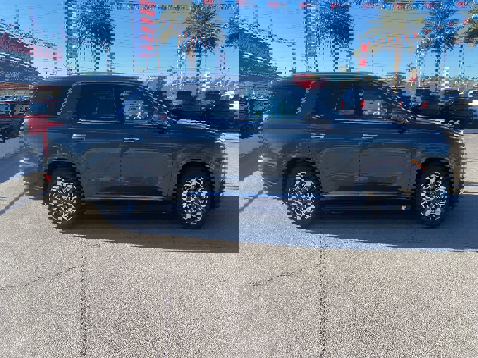 Used 2022 Hyundai Palisade Calligraphy w/ Winter Package image 5