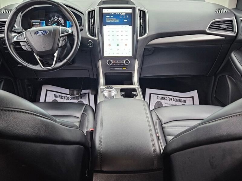 Used 2023 Ford Edge SEL image 9