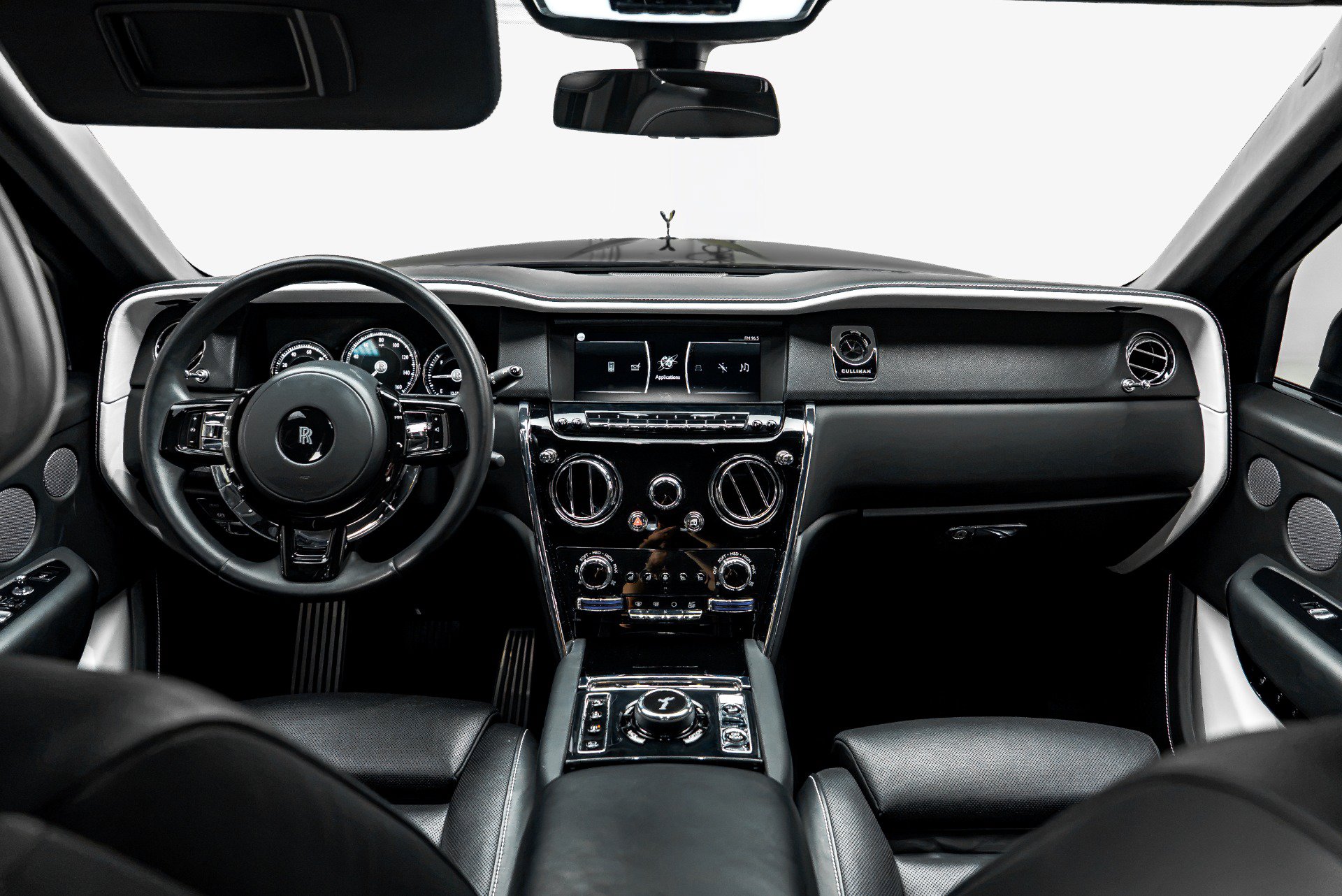 Used 2020 Rolls-Royce Cullinan AWD/4WD image 38