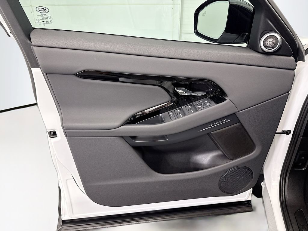 Used 2025 Land Rover Range Rover Evoque S image 23