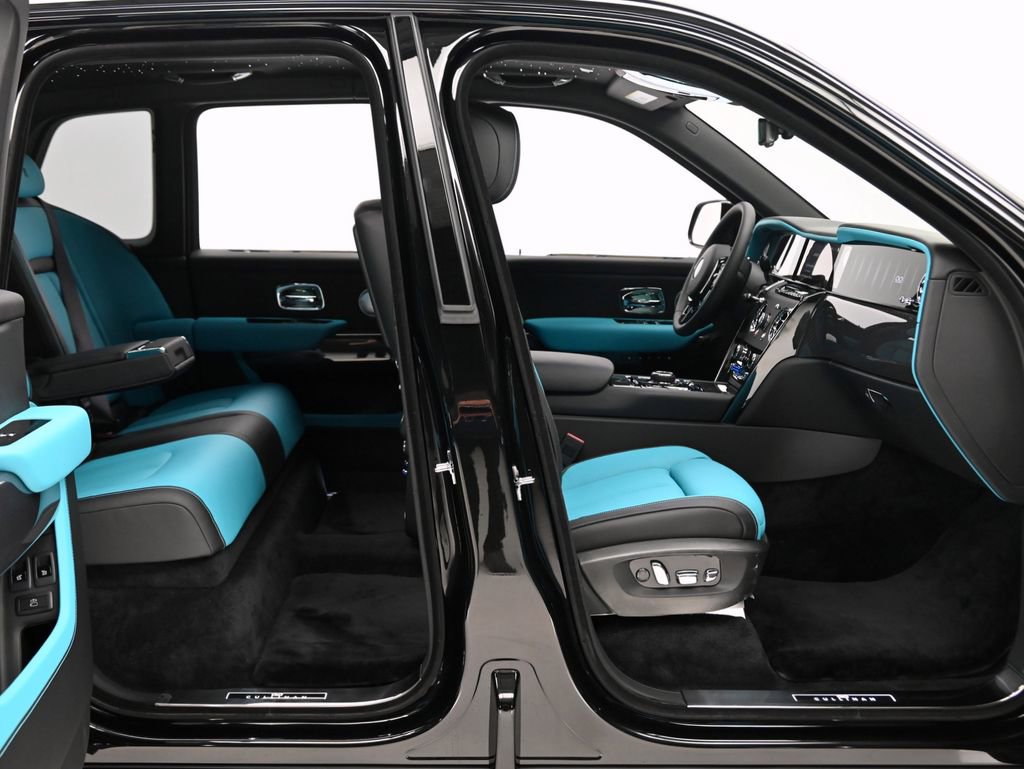 New 2026 Rolls-Royce Cullinan Black Badge AWD/4WD image 8