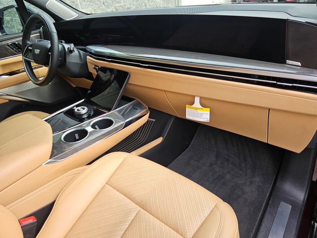 Used 2025 Cadillac Escalade IQ Luxury 2 image 17