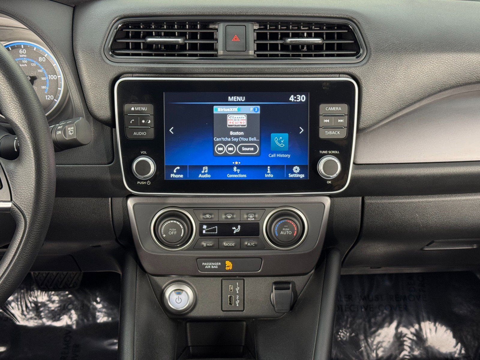 Used 2025 Nissan Leaf S image 21