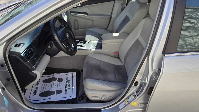 Used 2012 Toyota Camry XLE w/ Leather Pkg FWD image 16