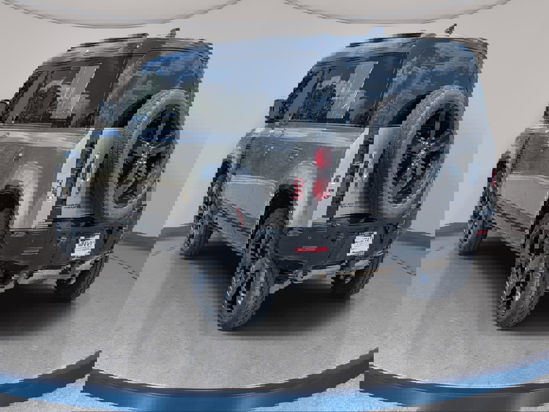 Certified 2024 Land Rover Defender 110 X-Dynamic SE image 7