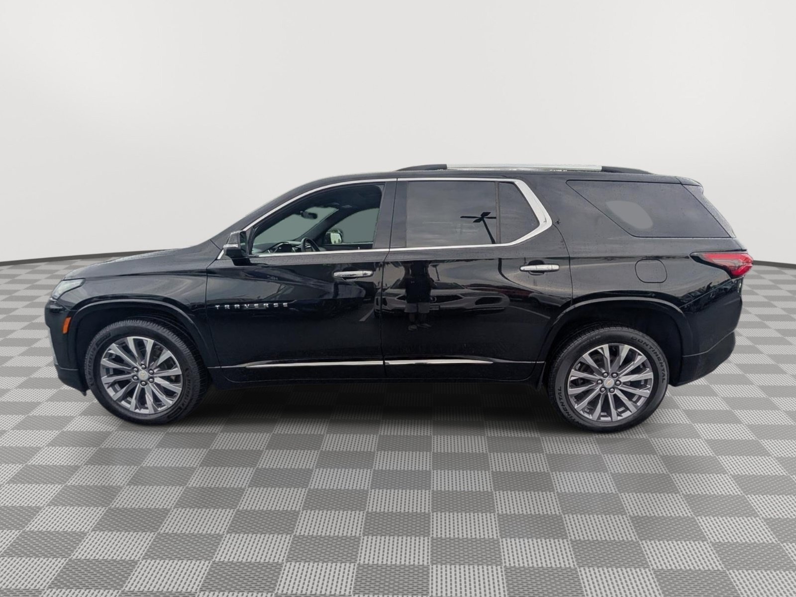 Used 2023 Chevrolet Traverse Premier w/ LPO, Floor Liner Package AWD/4WD image 2