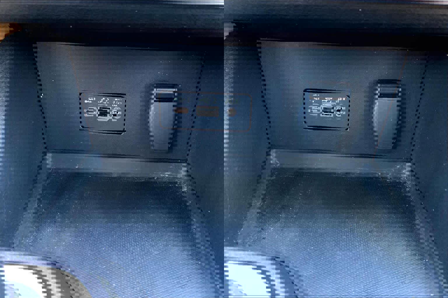 Used 2023 Nissan Sentra SV w/ SV Premium Package image 34