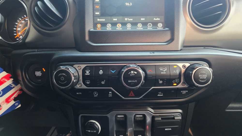 Used 2023 Jeep Wrangler Sport AWD/4WD image 15
