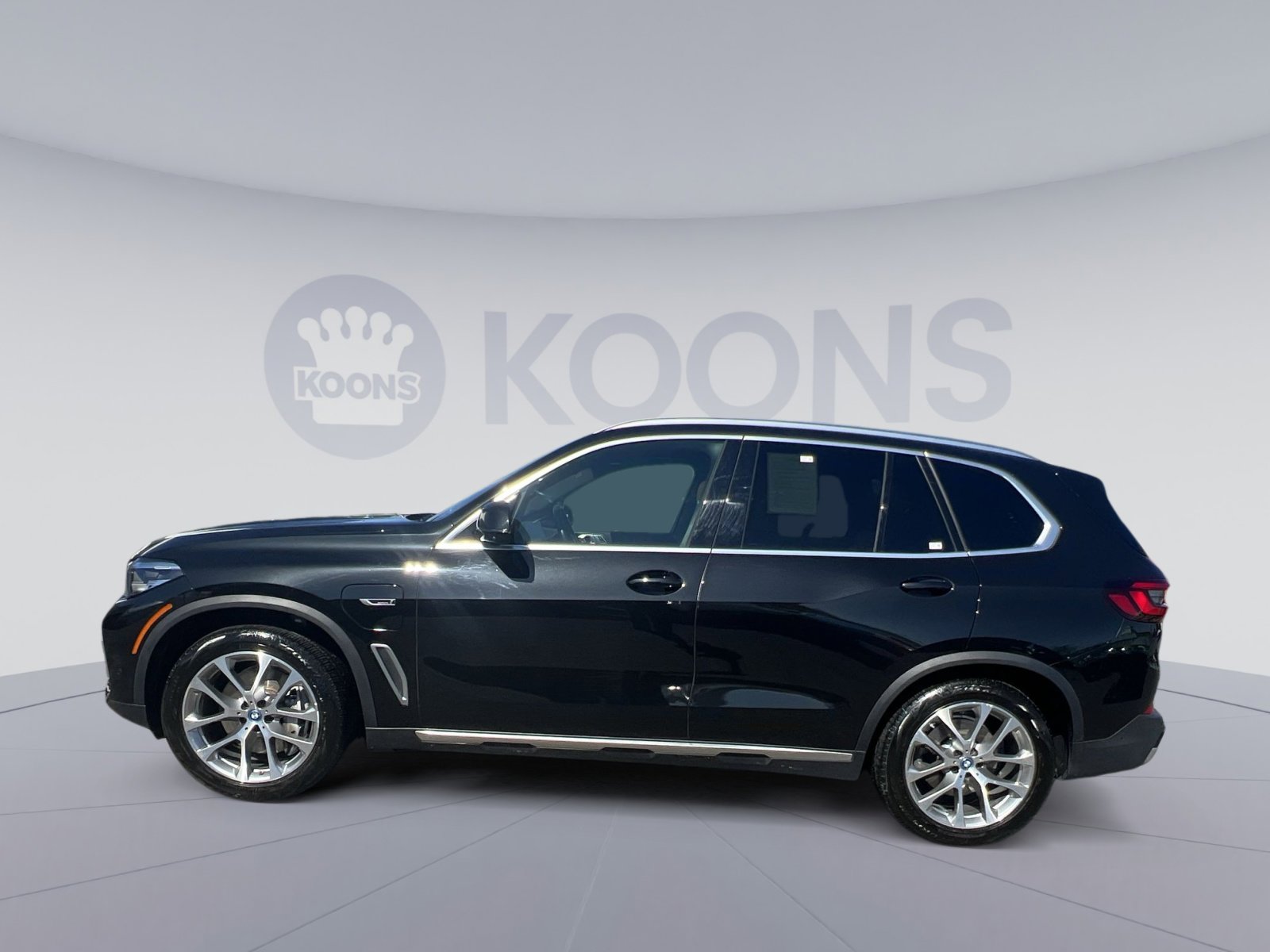 Used 2022 BMW X5 xDrive45e w/ Climate Comfort Package image 13