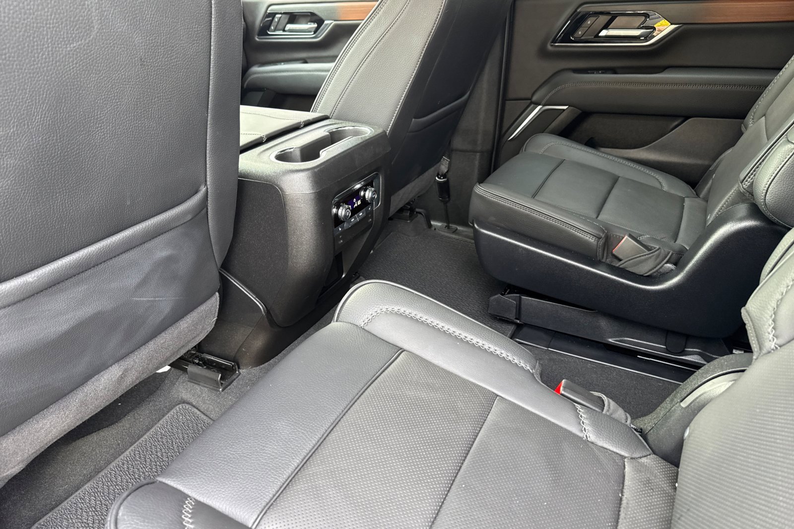 Used 2025 GMC Yukon Denali image 15