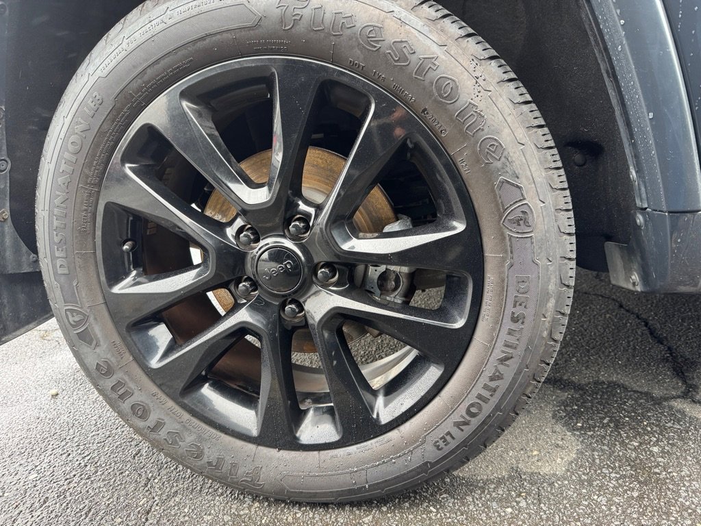 Used 2017 Jeep Grand Cherokee Altitude image 23