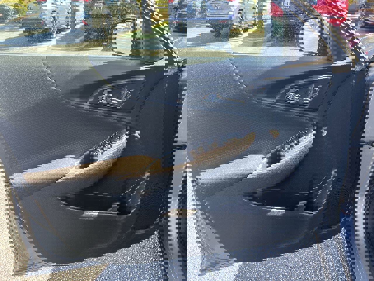 Used 2023 Chevrolet Malibu LT image 14