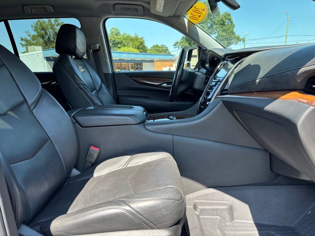 Used 2020 Cadillac Escalade 2WD image 29