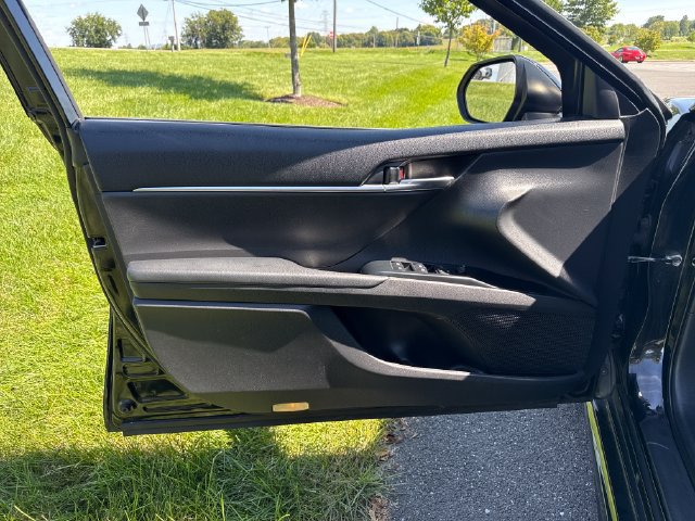 Used 2019 Toyota Camry SE w/ Convenience Package FWD image 20