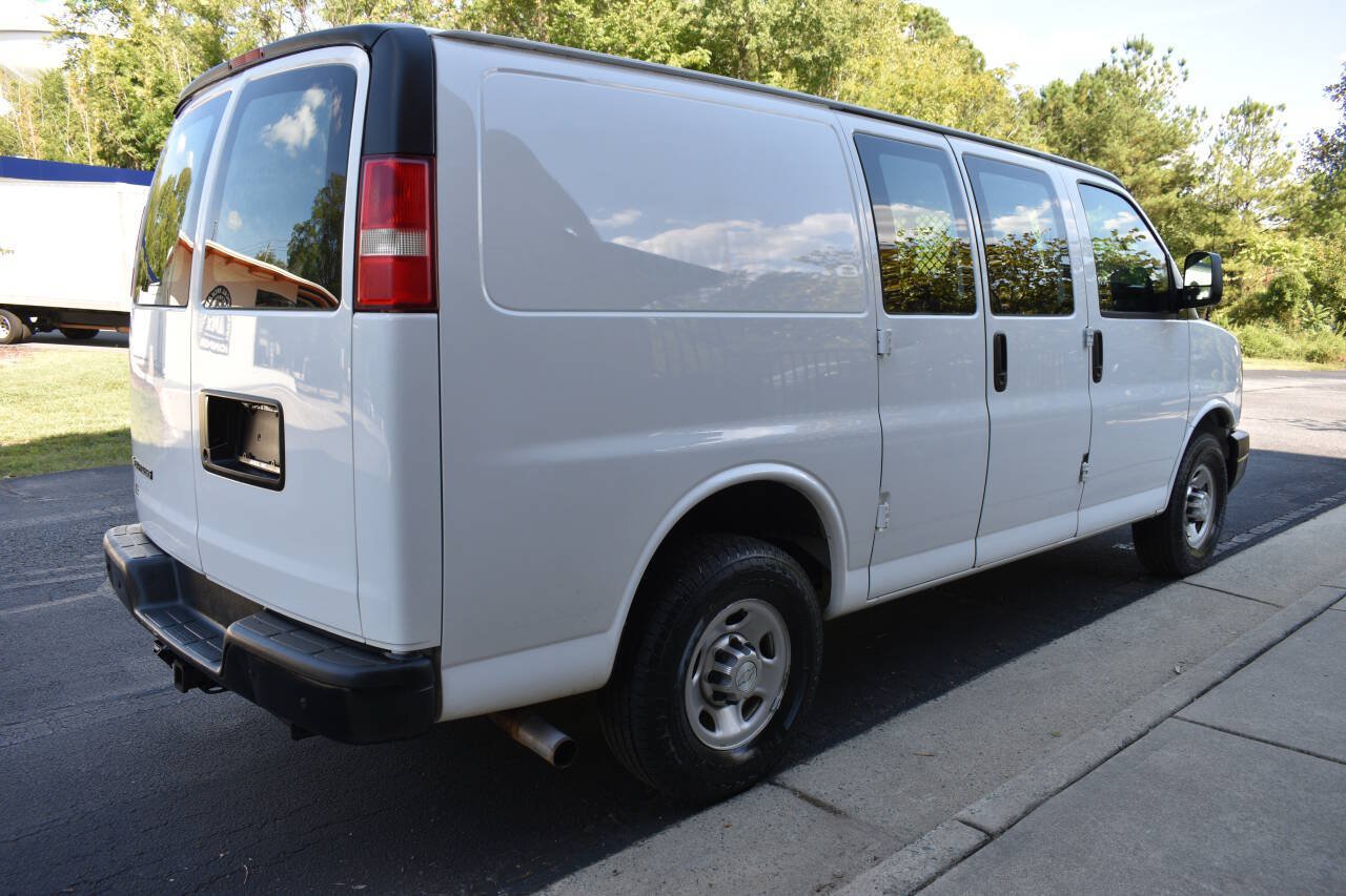 Used 2015 Chevrolet Express 2500 RWD image 3