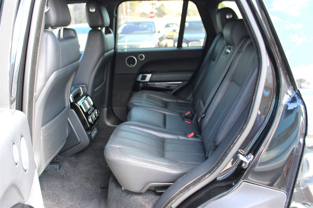 Used 2017 Land Rover Range Rover HSE image 19