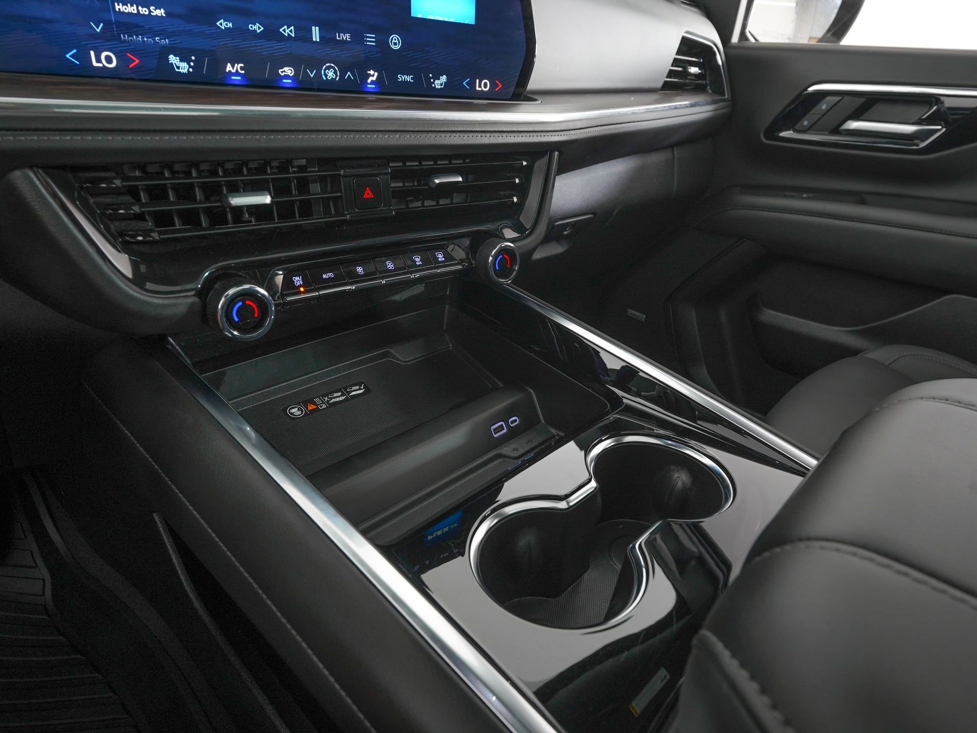 Used 2026 Chevrolet Tahoe Z71 w/ Comfort Package image 25