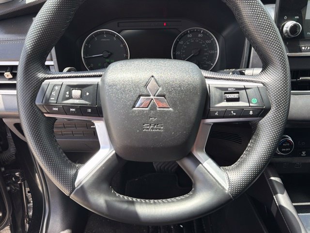 Used 2023 Mitsubishi Outlander SE FWD image 27