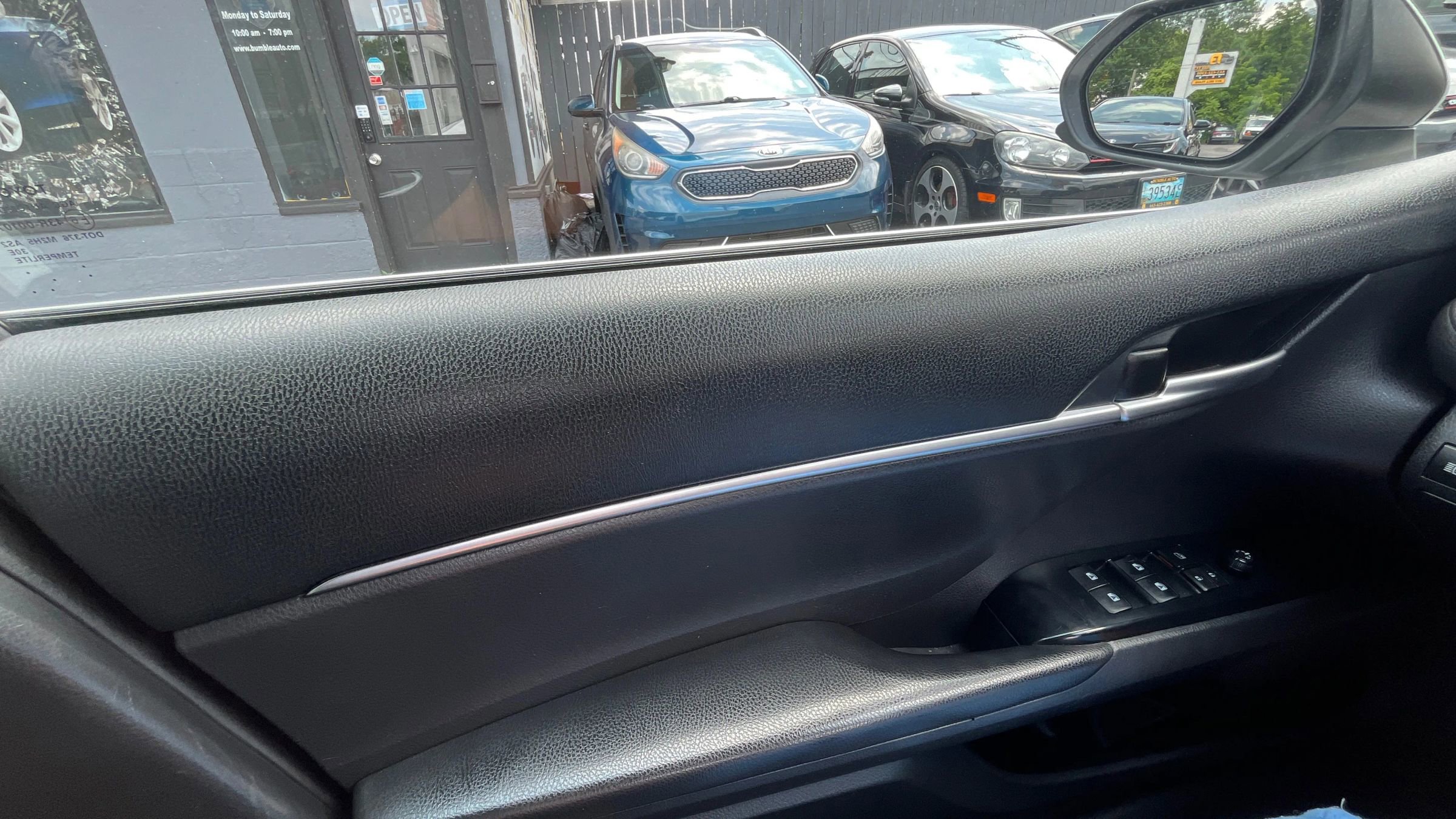 Used 2019 Toyota Camry SE image 23