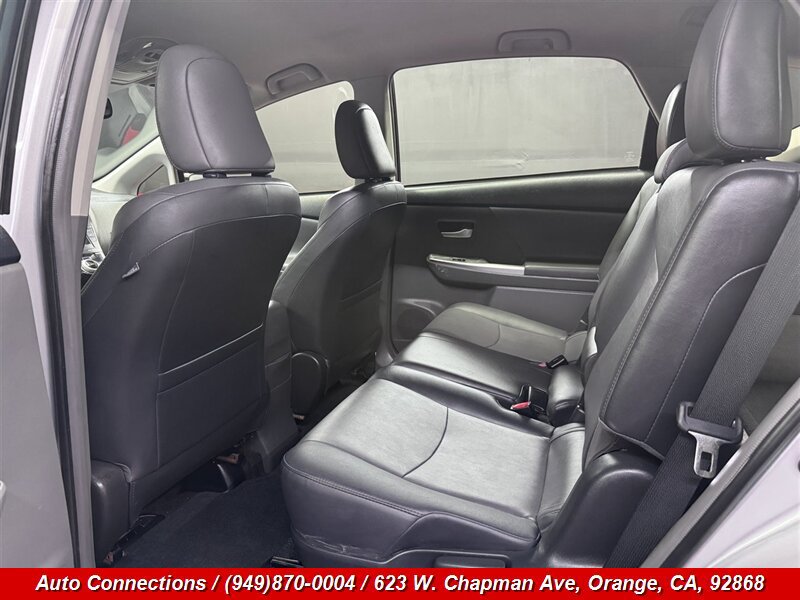 Used 2014 Toyota Prius V Five FWD image 9