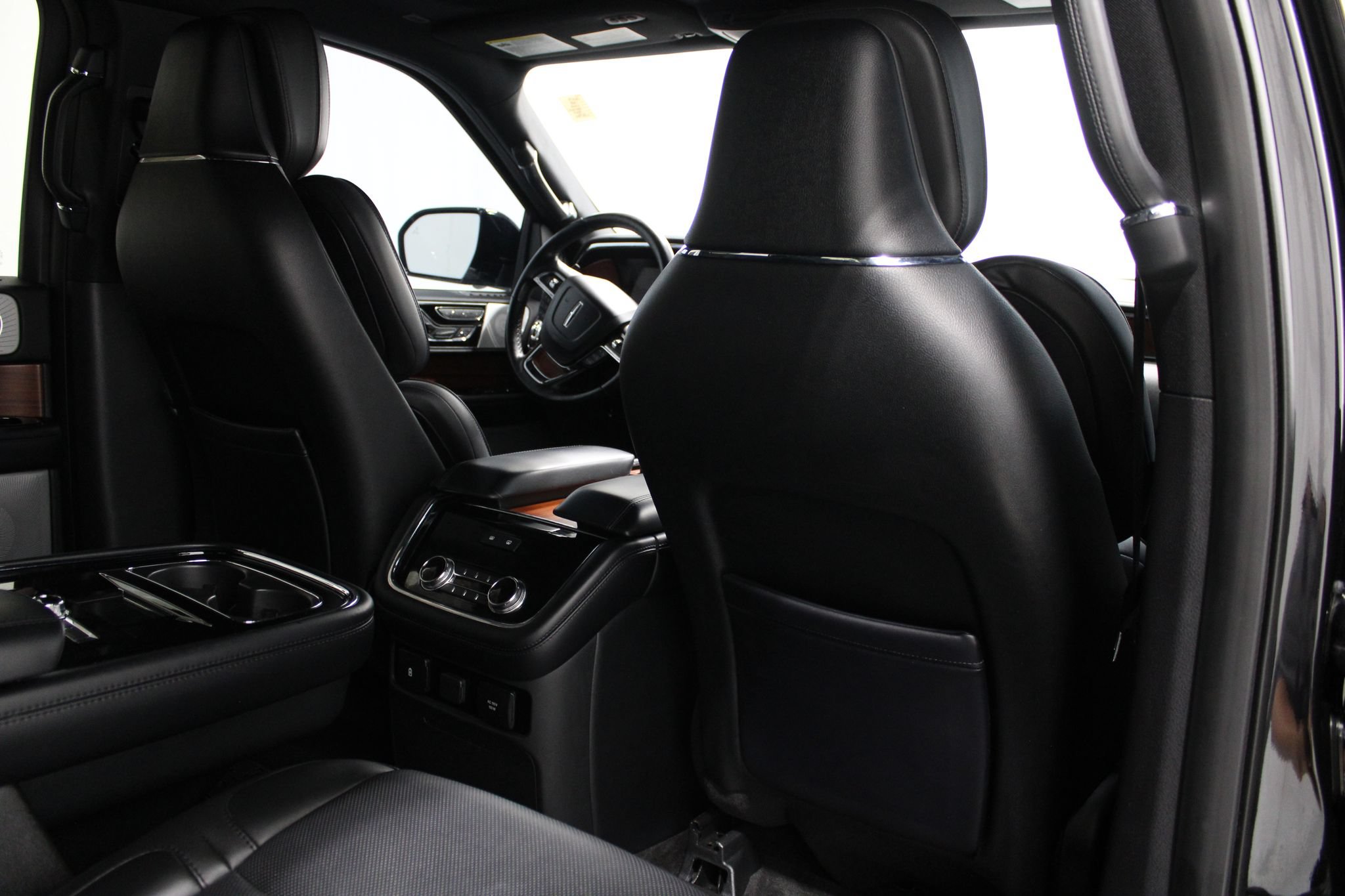 Used 2019 Lincoln Navigator Reserve AWD/4WD image 24