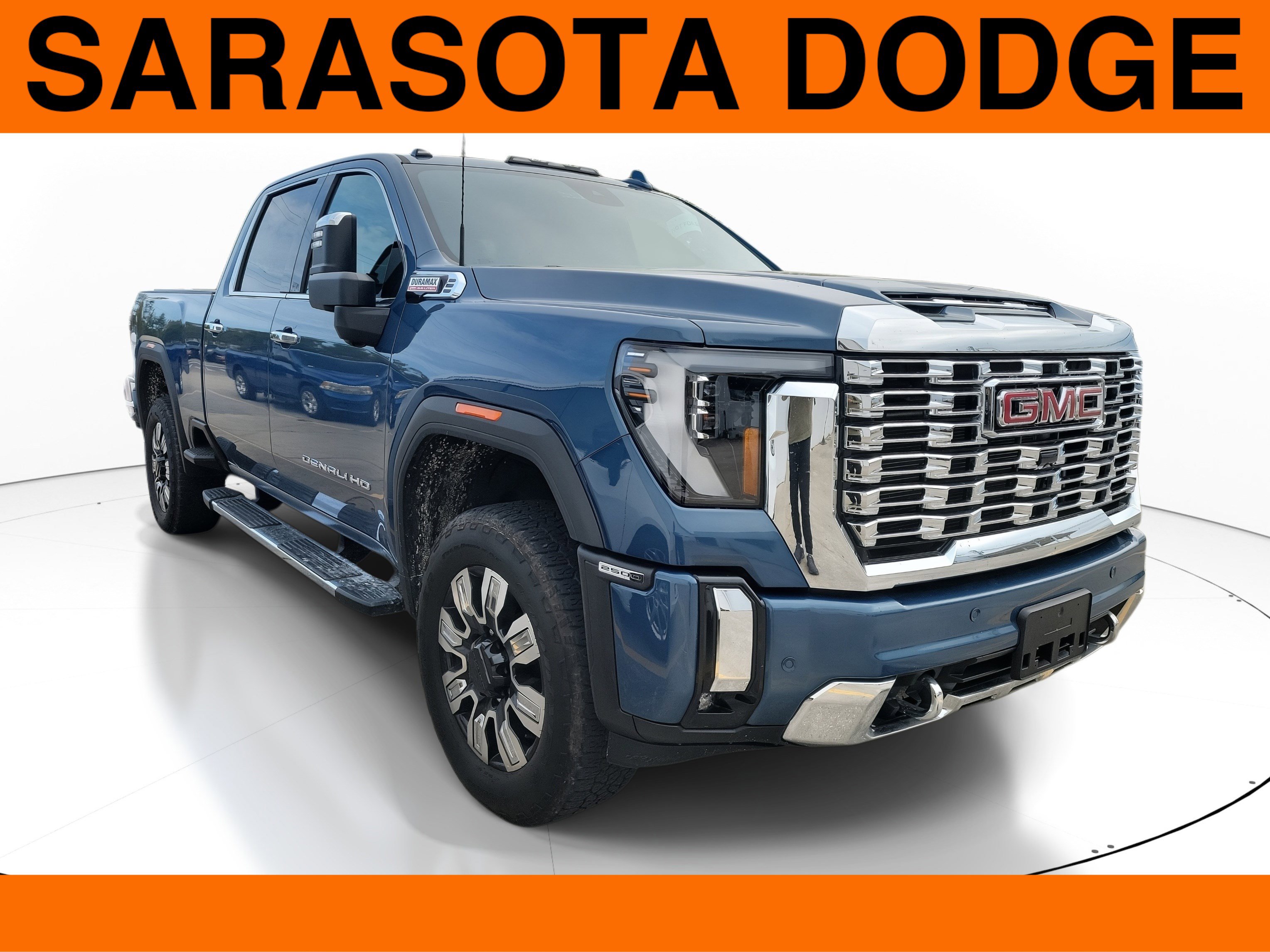 Used 2024 GMC Sierra 2500 Denali w/ Denali Reserve Package AWD/4WD image 1