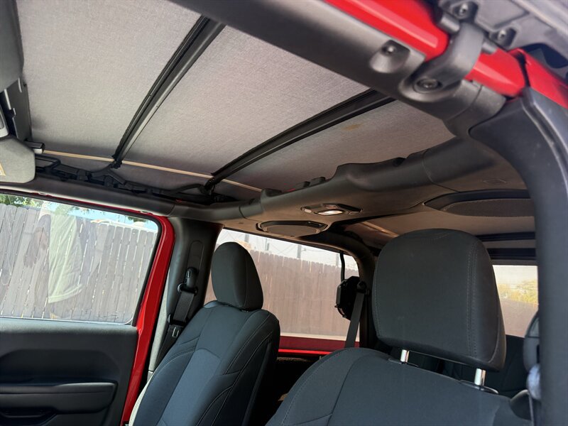 Used 2018 Jeep Wrangler Sport AWD/4WD image 11