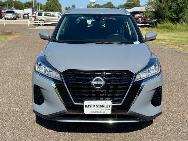Used 2024 Nissan Kicks SV FWD image 2