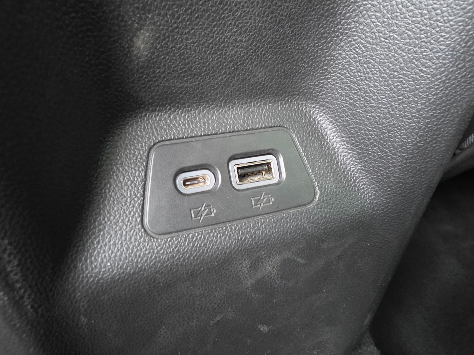 Used 2021 Buick Envision Essence w/ Technology Package I AWD/4WD image 25
