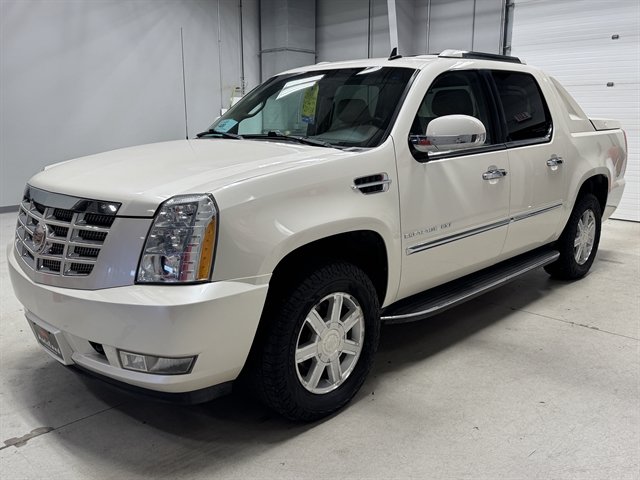 Used 2013 Cadillac Escalade EXT AWD/4WD image 3