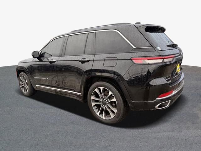 Used 2023 Jeep Grand Cherokee Overland image 2
