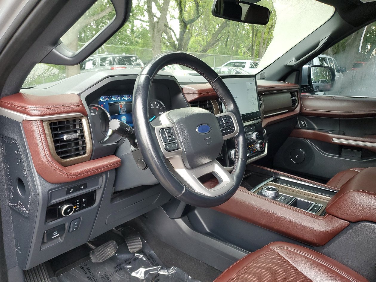 Used 2024 Ford Expedition Limited RWD image 19