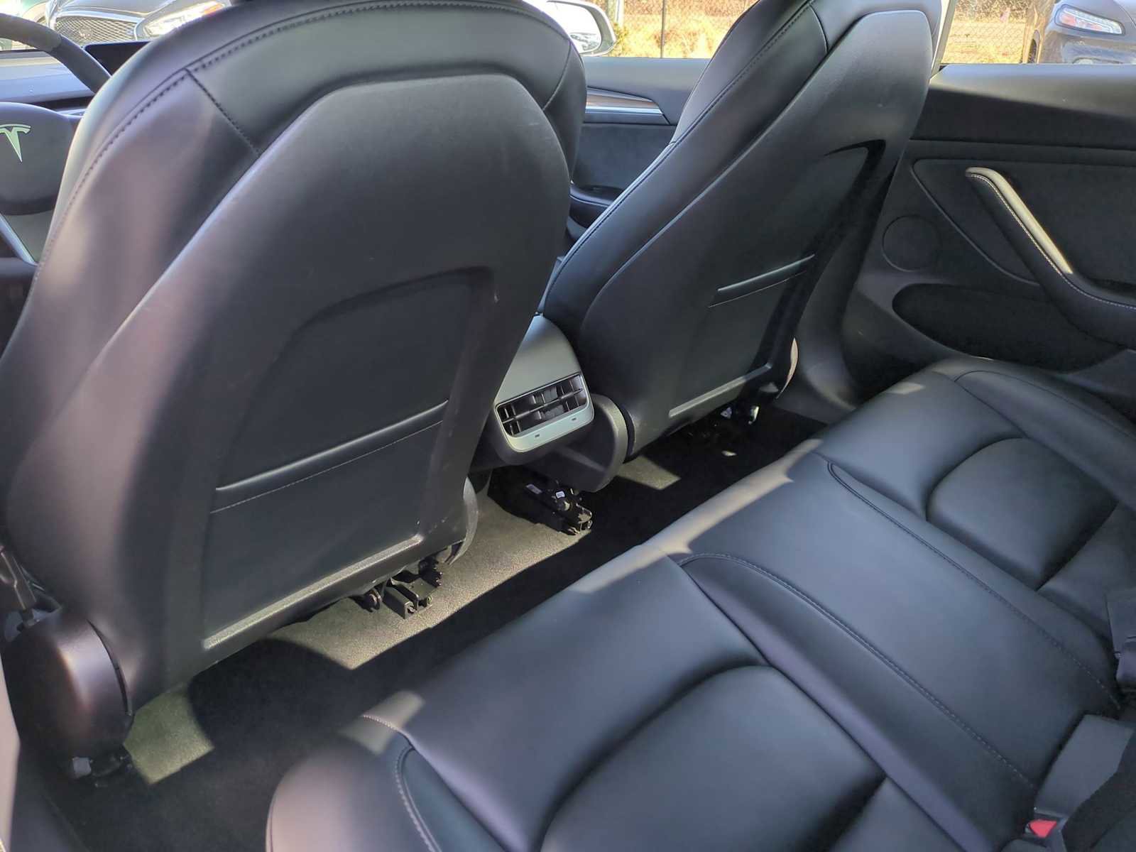 Used 2021 Tesla Model 3 Standard Range Plus image 17