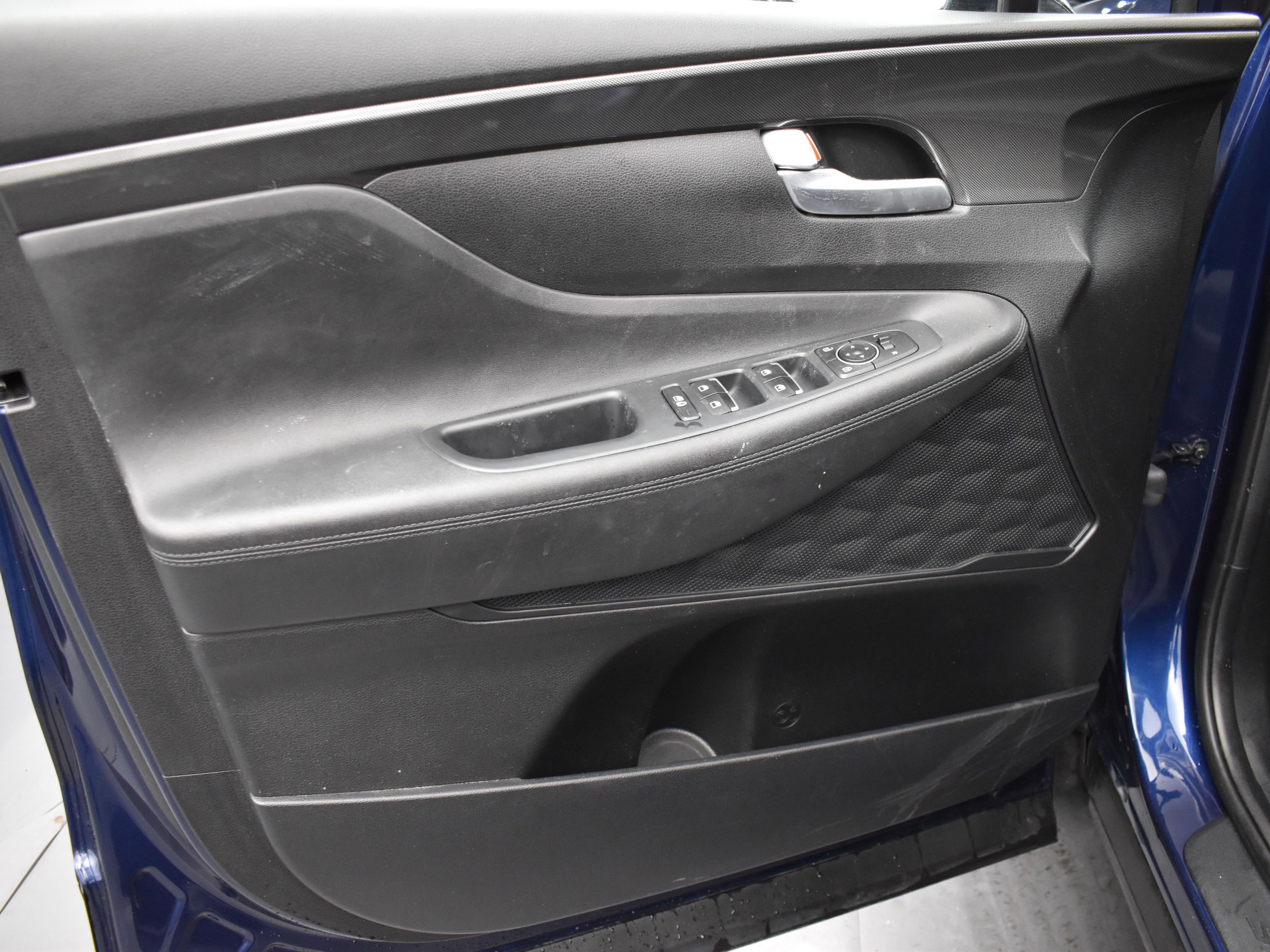 Used 2023 Hyundai Santa Fe SEL image 9