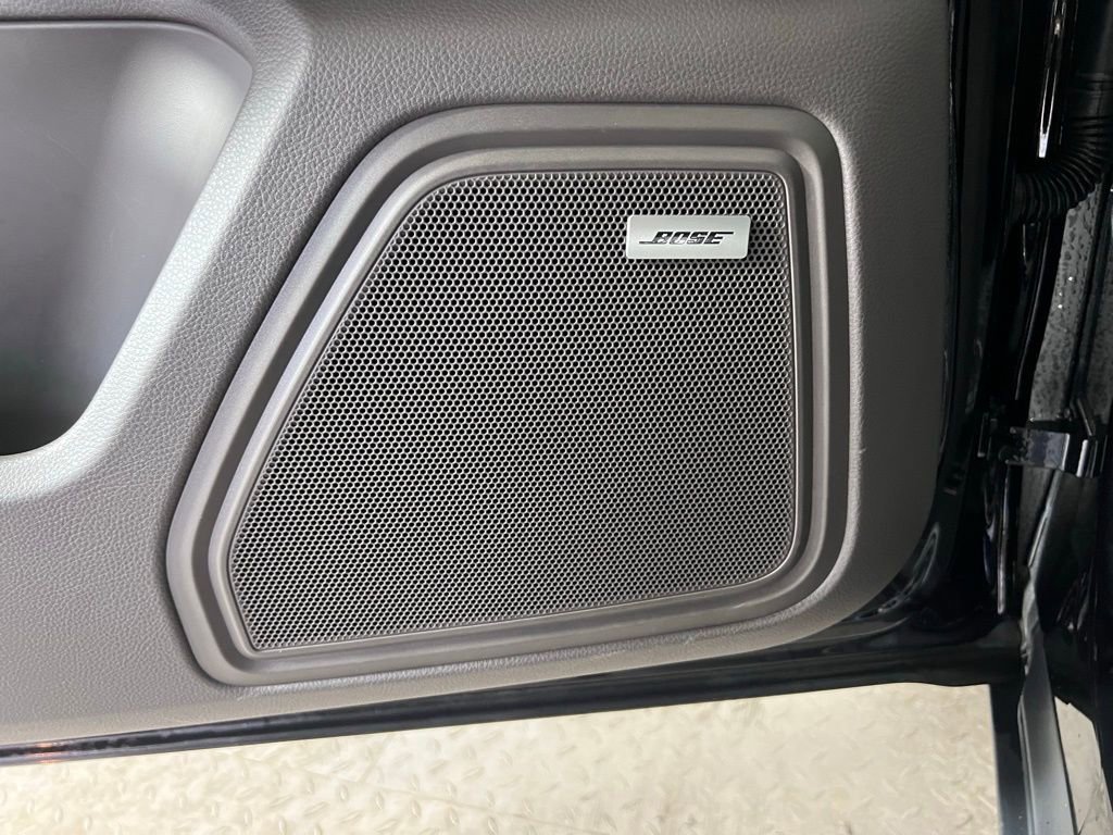 Certified 2025 Porsche Macan image 31