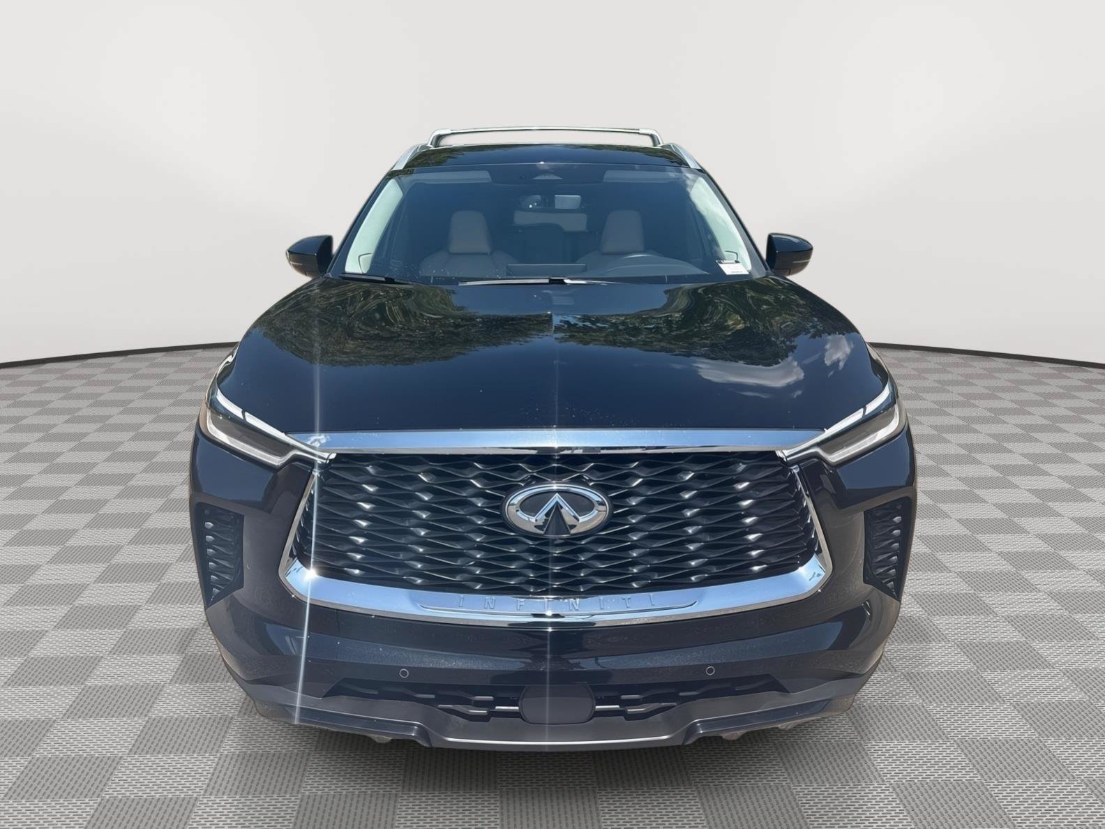 Used 2025 INFINITI QX60 Luxe w/ Lighting Package (N94) FWD image 3