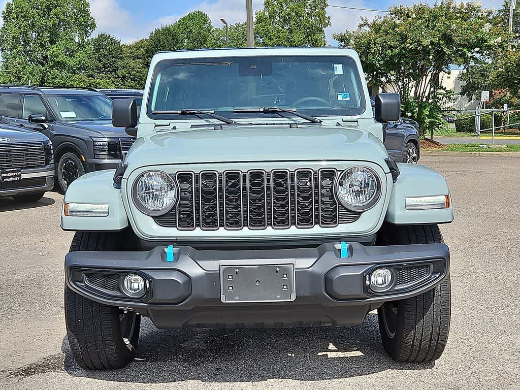 Used 2024 Jeep Wrangler Unlimited AWD/4WD image 2