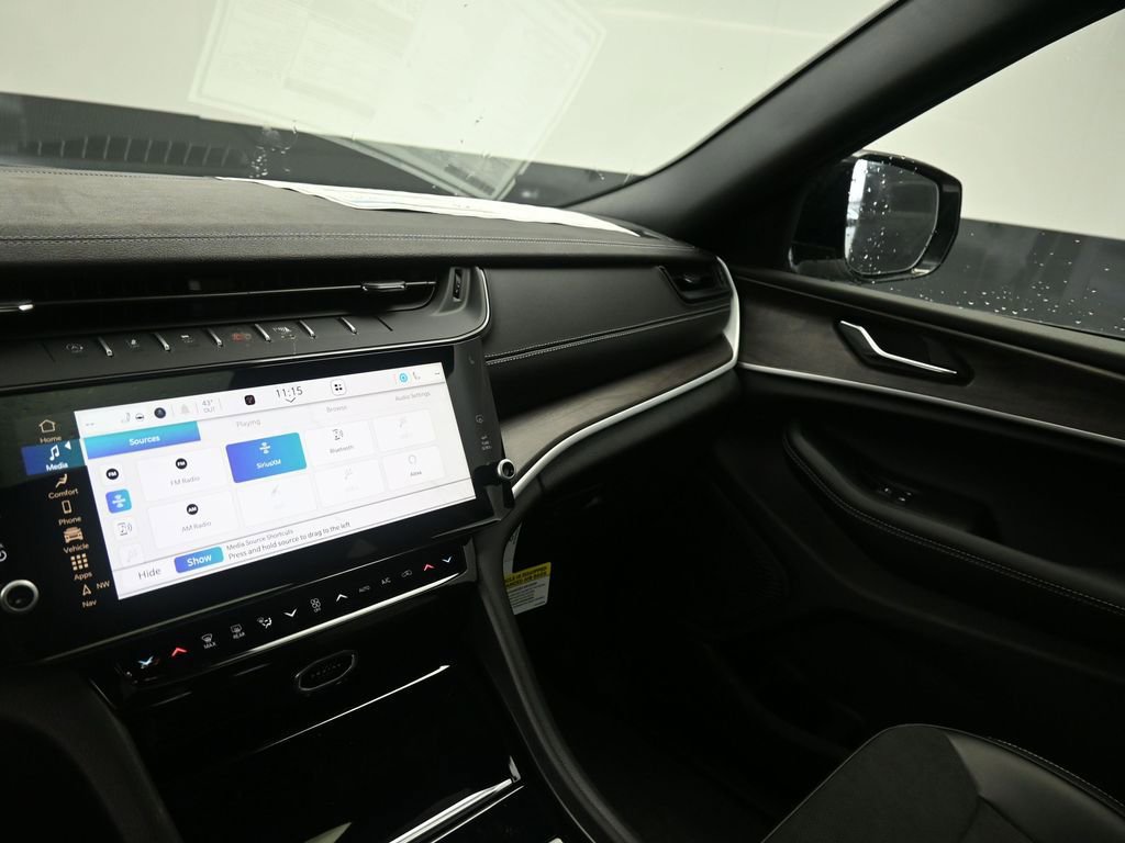 New 2026 Jeep Grand Cherokee Altitude image 16