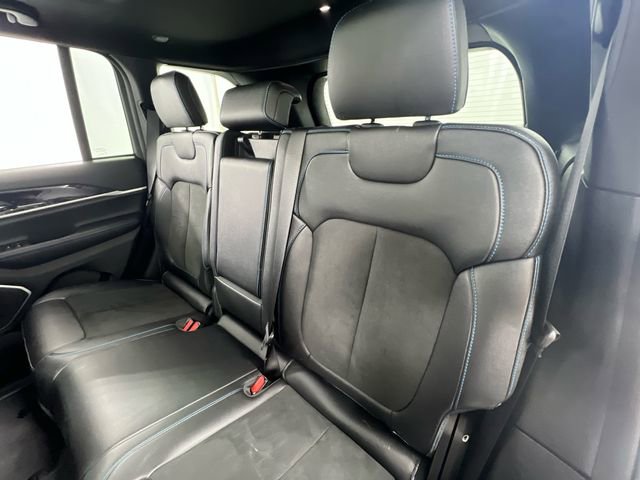 Used 2024 Jeep Grand Cherokee Trailhawk image 35