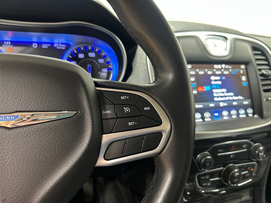 Certified 2018 Chrysler 300 Touring L AWD/4WD image 31