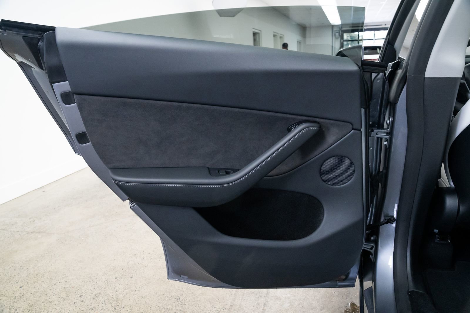 Used 2024 Tesla Model Y Performance image 18